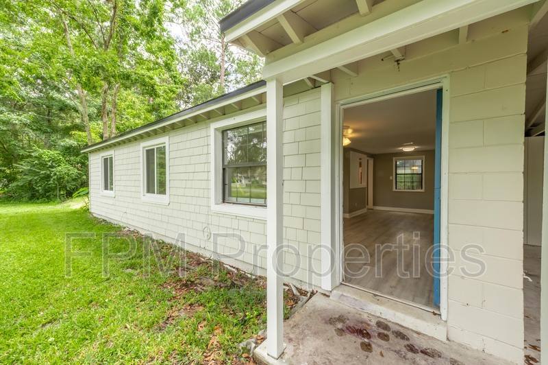 House for rent at 7832 Newton Rd, Jacksonville, FL 32216