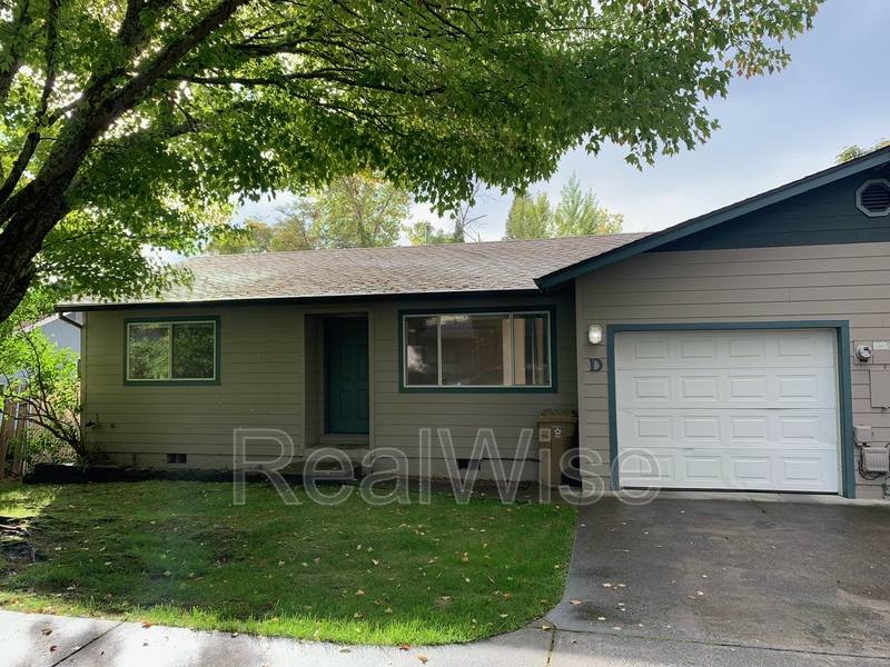 House for rent at 249 SW Rogue River Ave #D, Grants Pass, OR 97526
