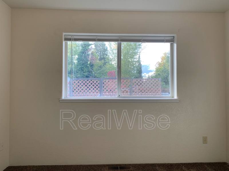 House for rent at 249 SW Rogue River Ave #D, Grants Pass, OR 97526