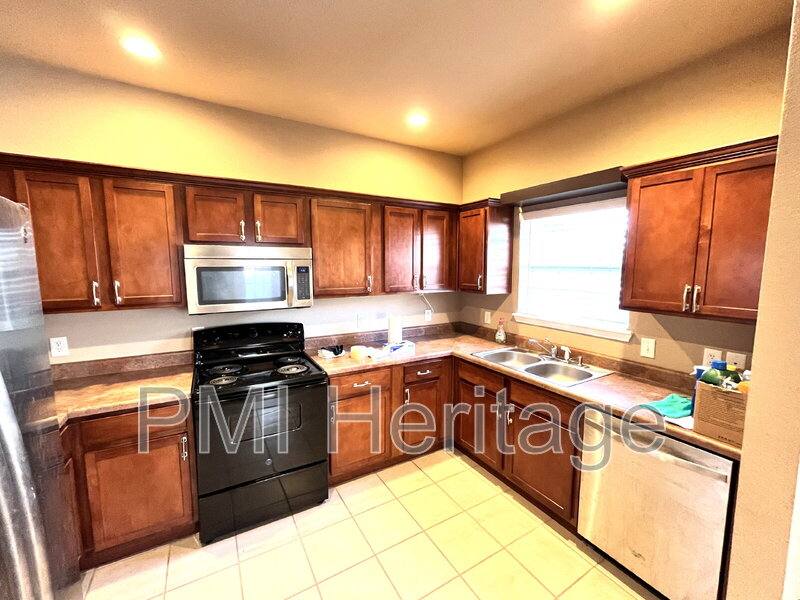 House for rent at 3200 SW Windrift Ave #1, Bentonville, AR 72713