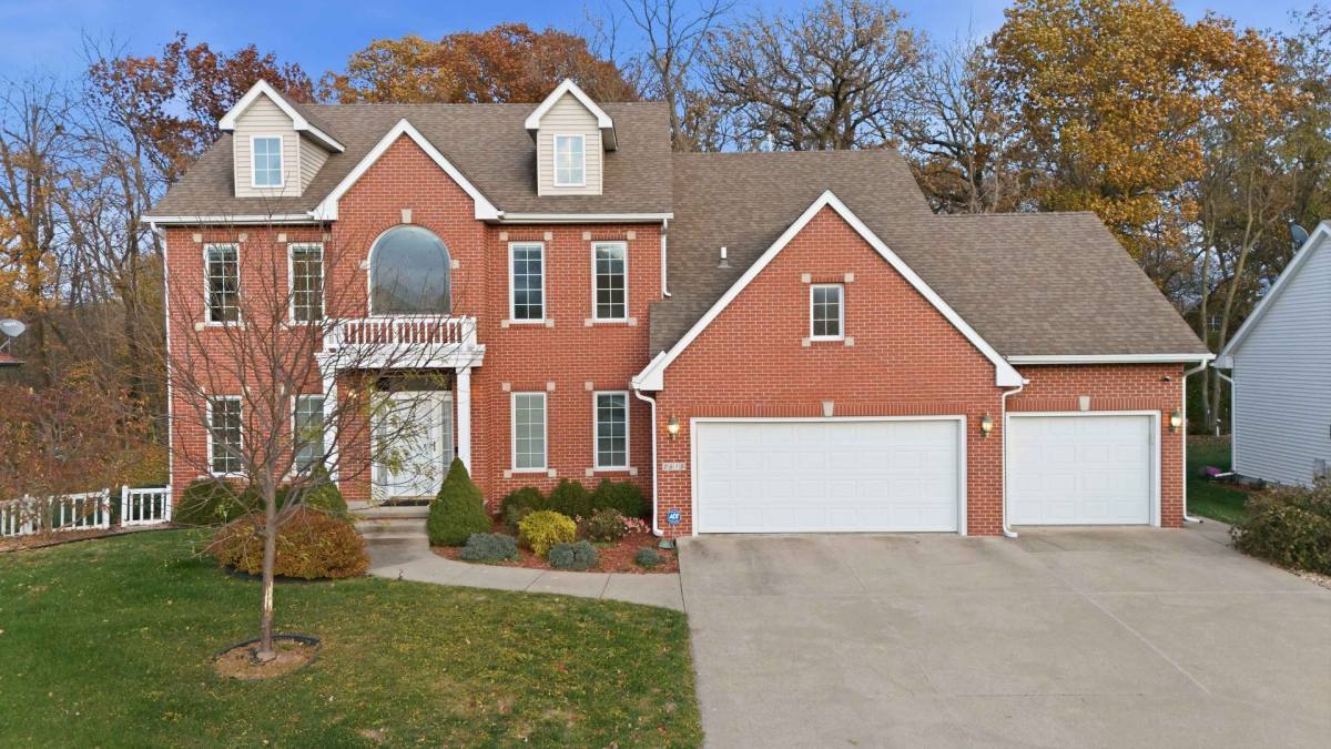 House for rent at 2515 134th St, Urbandale, IA 50323