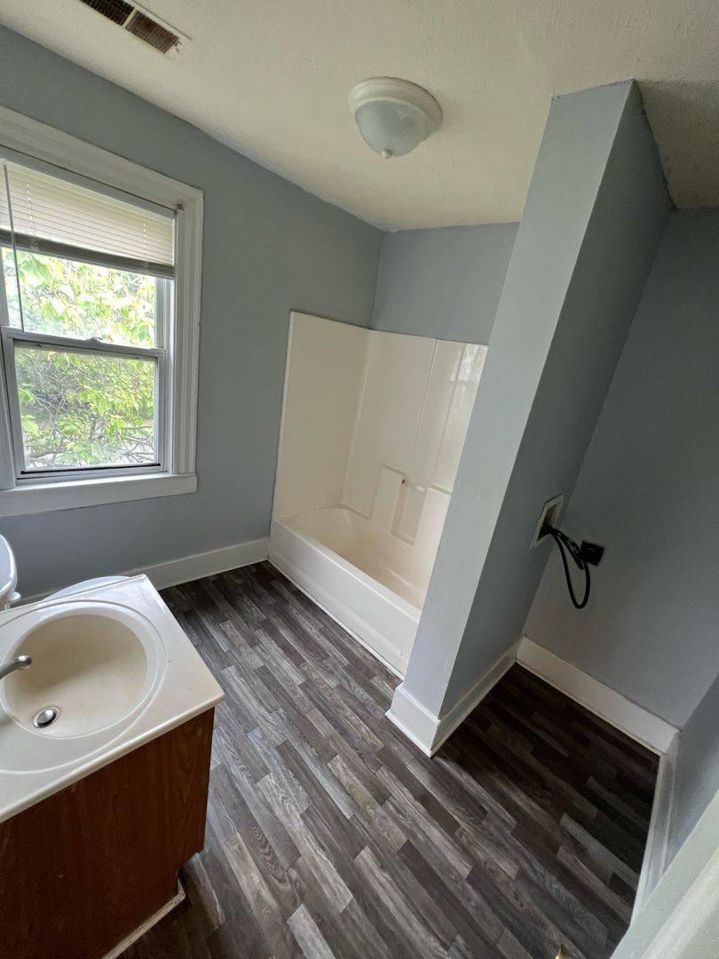Apartment for rent at 1139 S 28th, Louisville, KY 40211
