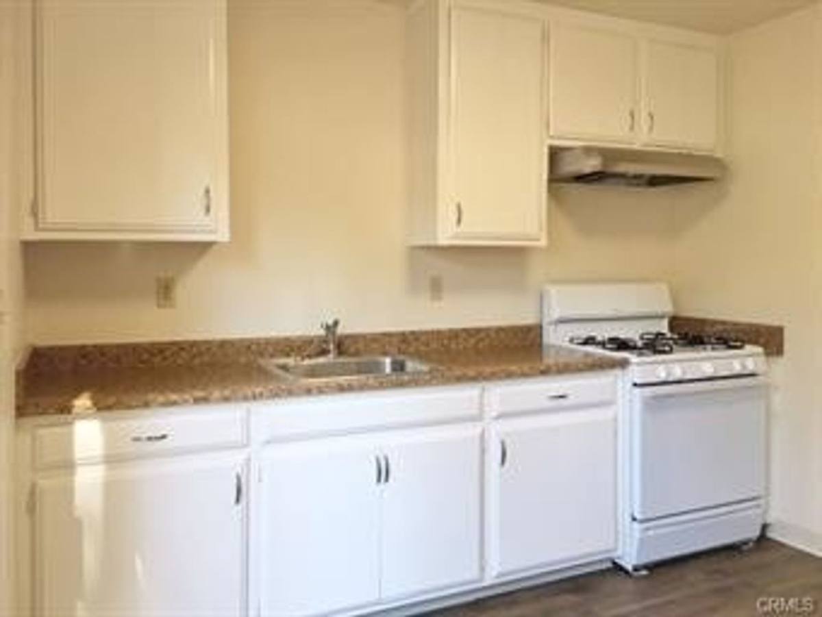 Apartment for rent at 1072 Chestnut St, Chico, CA 95928