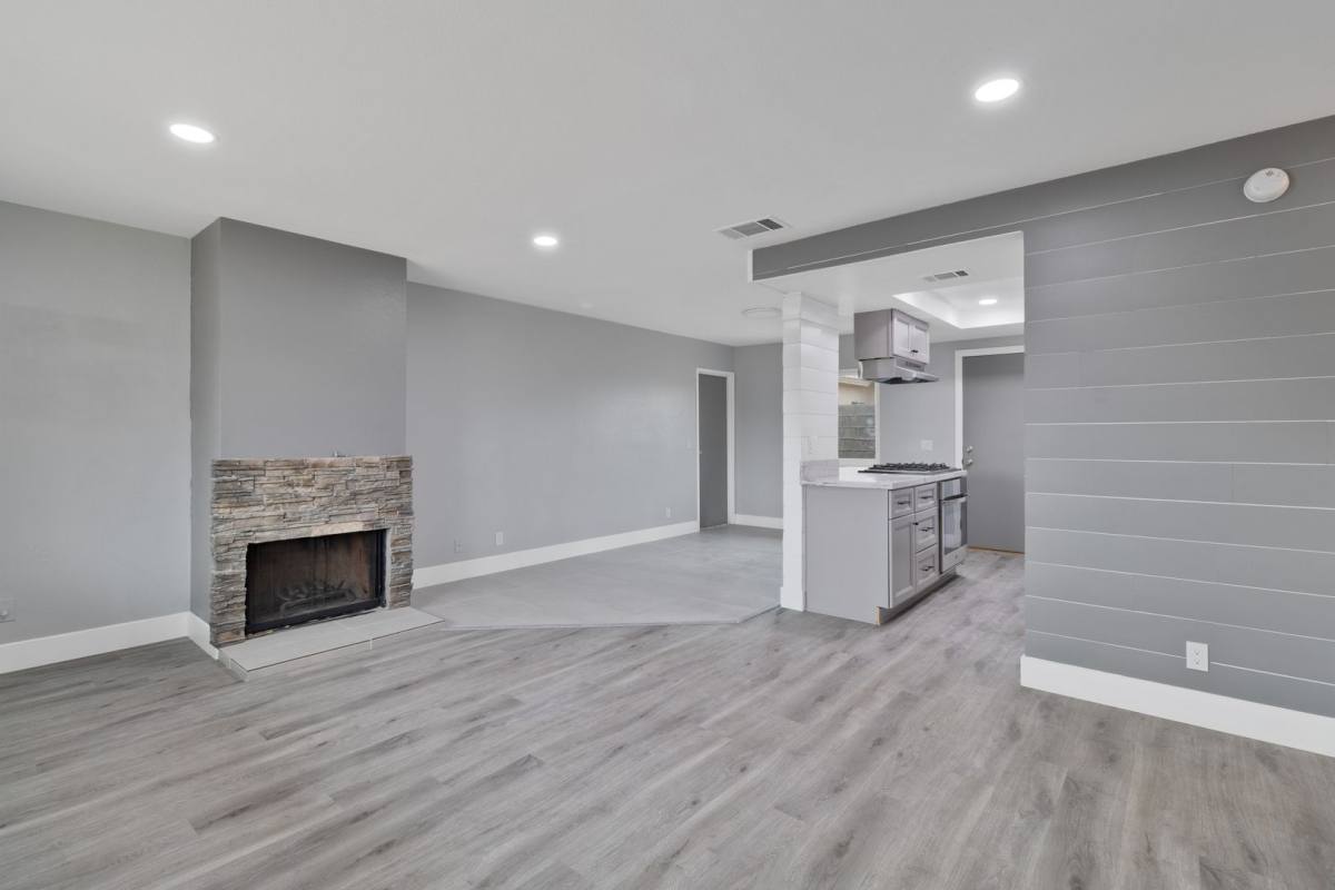 Apartment for rent at 13116 Mohawk Rd, Apple Valley, CA 92308