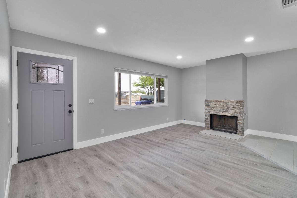 Apartment for rent at 13116 Mohawk Rd, Apple Valley, CA 92308