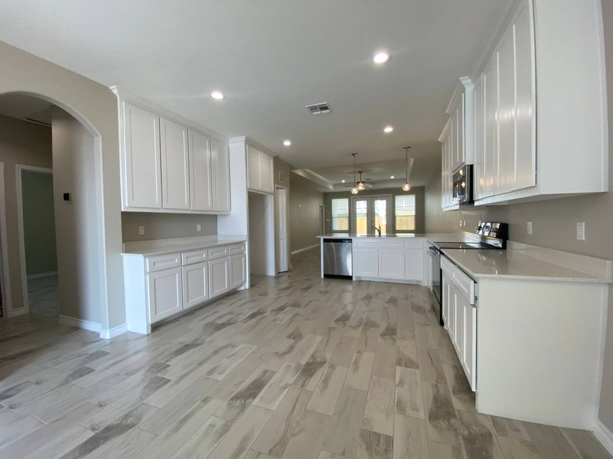 Apartment for rent at 13966 Fortuna Bay Dr, Corpus Christi, TX 78418