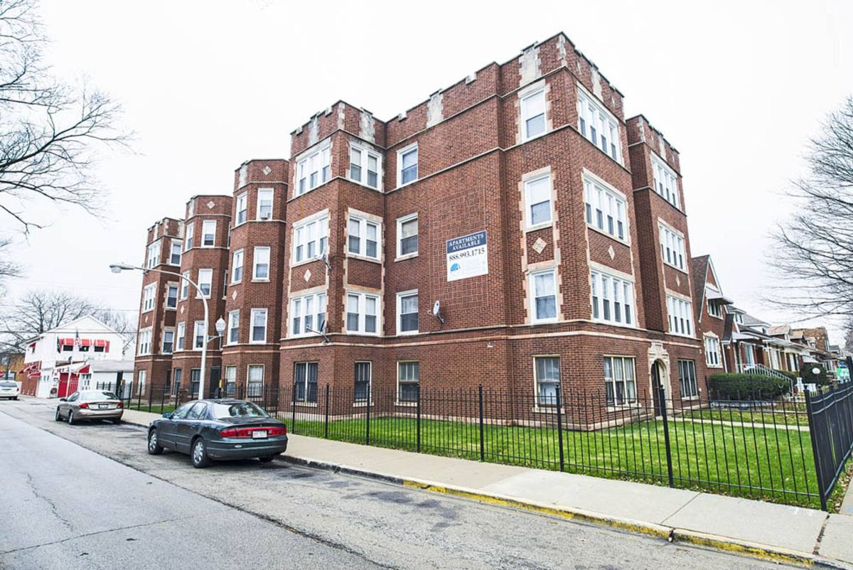 Apartment for rent at 1738 W 77th St, Chicago, IL 60620