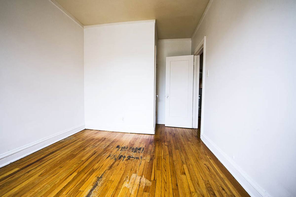 Apartment for rent at 1738 W 77th St, Chicago, IL 60620