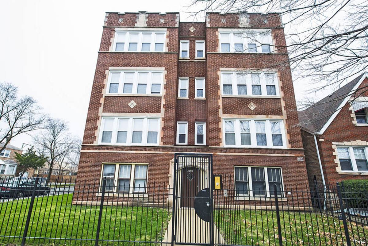 Apartment for rent at 1738 W 77th St, Chicago, IL 60620