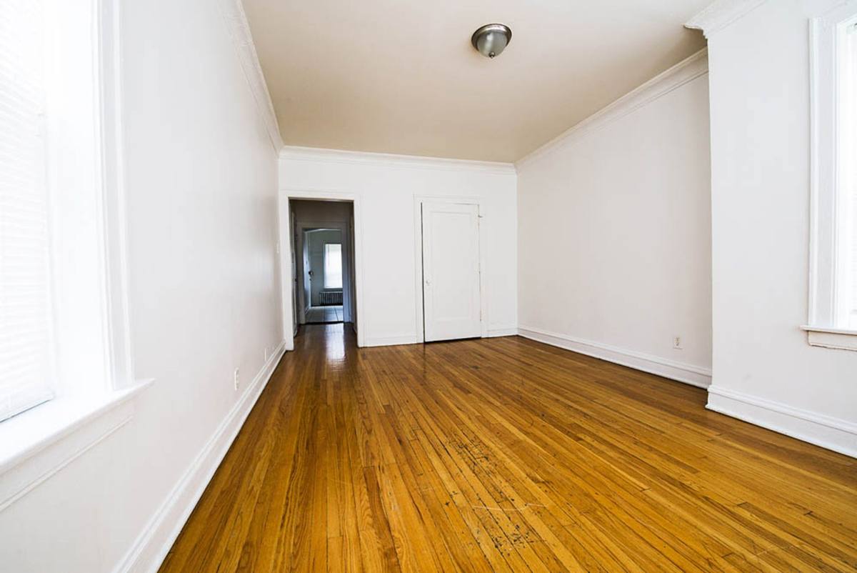 Apartment for rent at 1738 W 77th St, Chicago, IL 60620