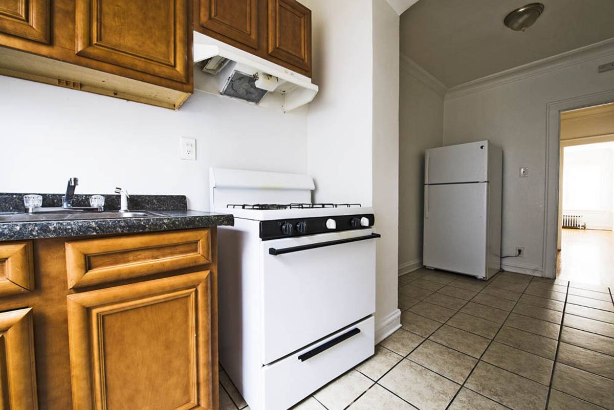 Apartment for rent at 1738 W 77th St, Chicago, IL 60620