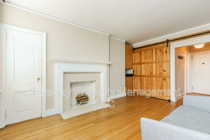 Apartment for rent at 44 Nassau St Palmer Square #H, Princeton, NJ 08542