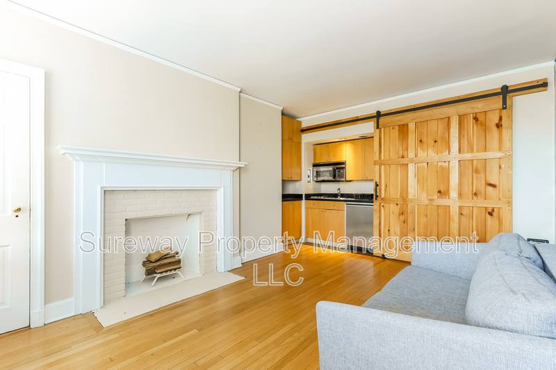 Apartment for rent at 44 Nassau St Palmer Square #H, Princeton, NJ 08542