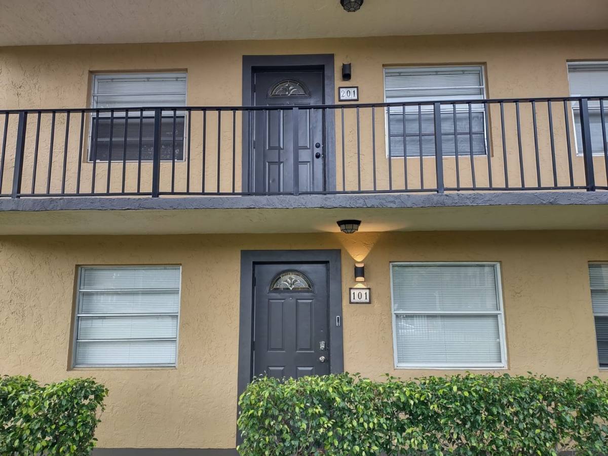 Apartment for rent at 1401 NE 17th Court, Fort Lauderdale, FL 33305