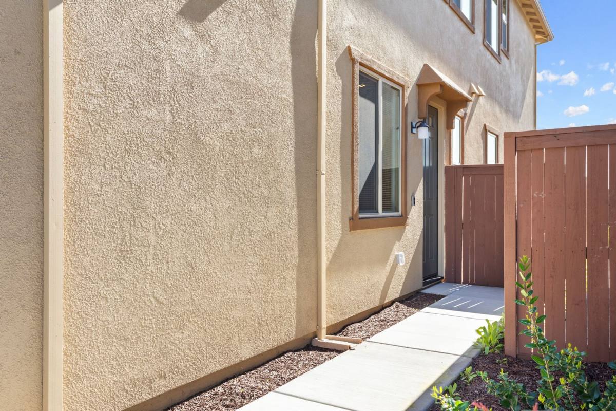House for rent at 6169 Oberland Dr, Roseville, CA 95747