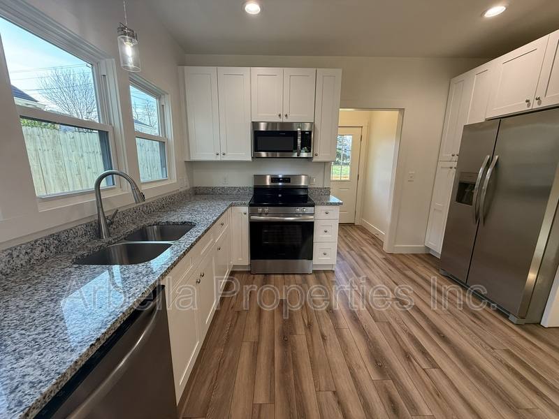 Apartment for rent at 829 Hamilton St, Johnson City, TN 37604