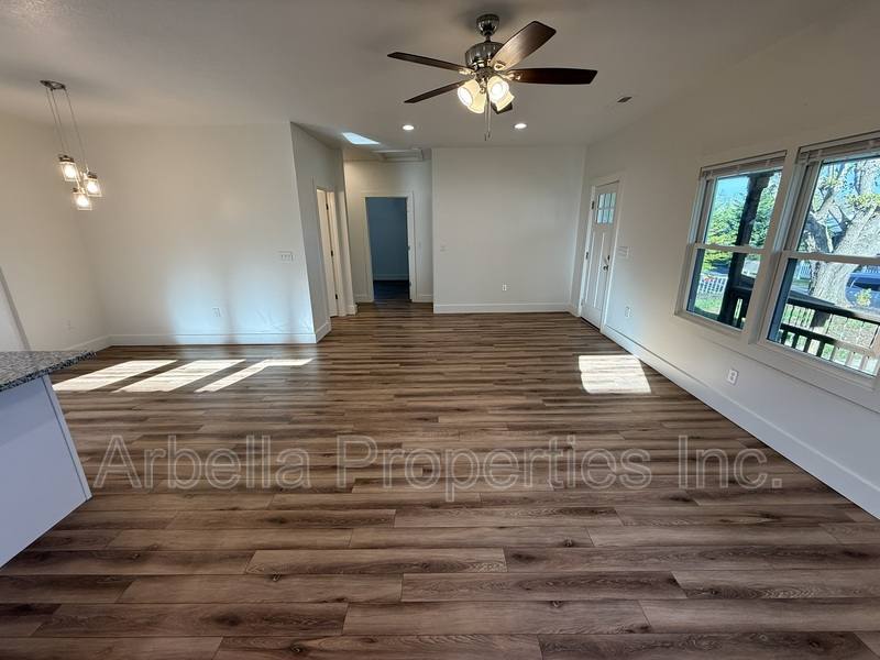 Apartment for rent at 829 Hamilton St, Johnson City, TN 37604