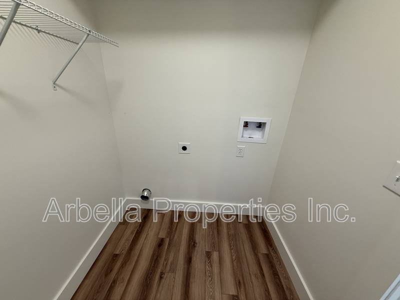 Apartment for rent at 829 Hamilton St, Johnson City, TN 37604