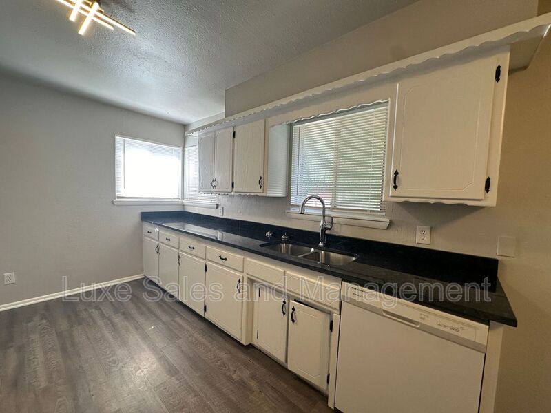 House for rent at 407 W Fairchild Dr, Oklahoma City, OK 73110