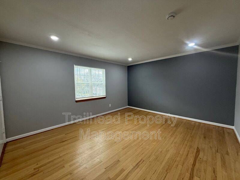 Apartment for rent at 316 E Gregory #3W, Kansas City, MO 64114
