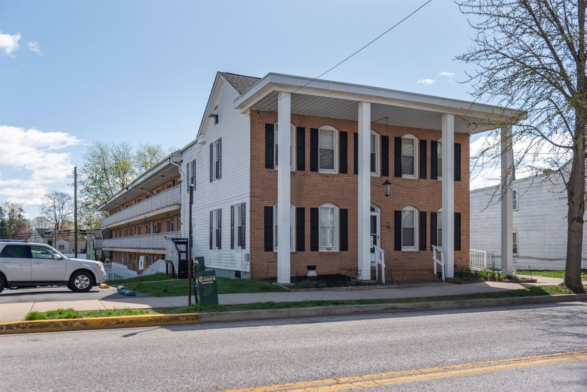 Apartment for rent at 76 Pennsylvania Ave, Westminster, MD 21157