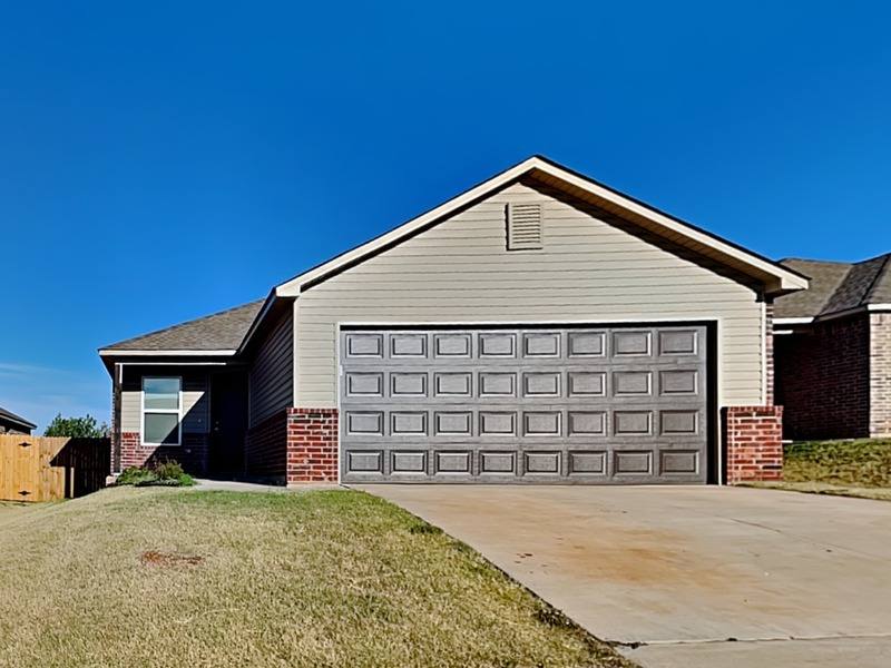 House for rent at 9924 Black Bear Trail, Yukon, OK 73099