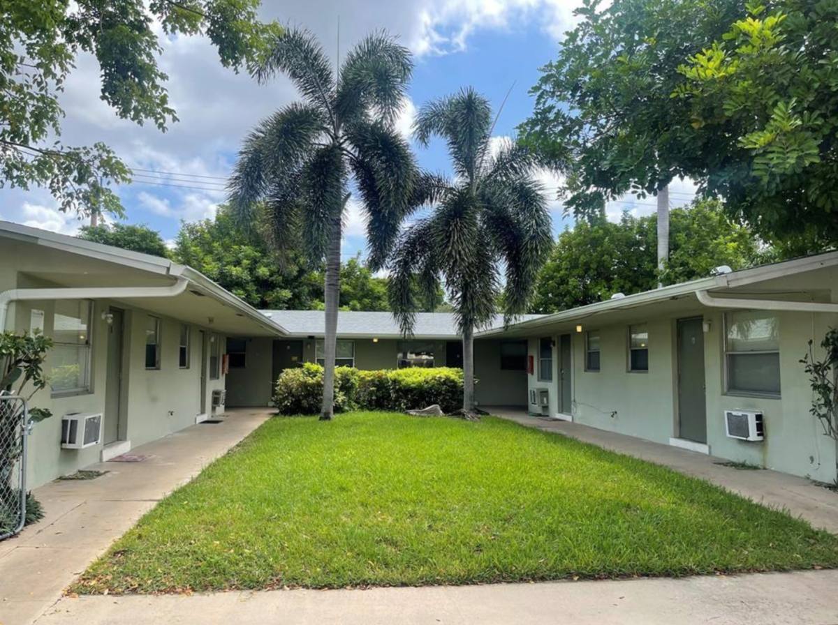 Apartment for rent at 317 N 61st Terrace, Hollywood, FL 33024