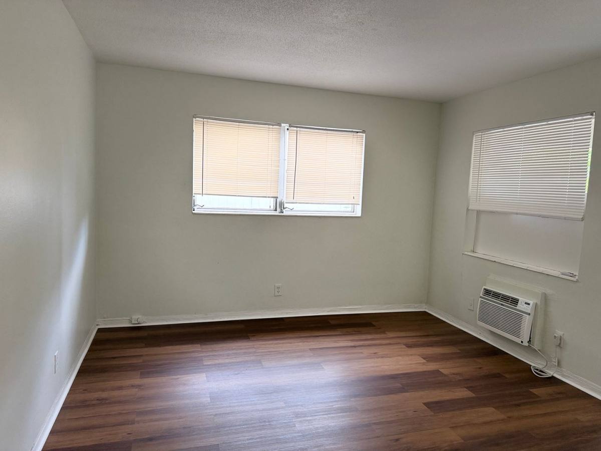 Apartment for rent at 317 N 61st Terrace, Hollywood, FL 33024
