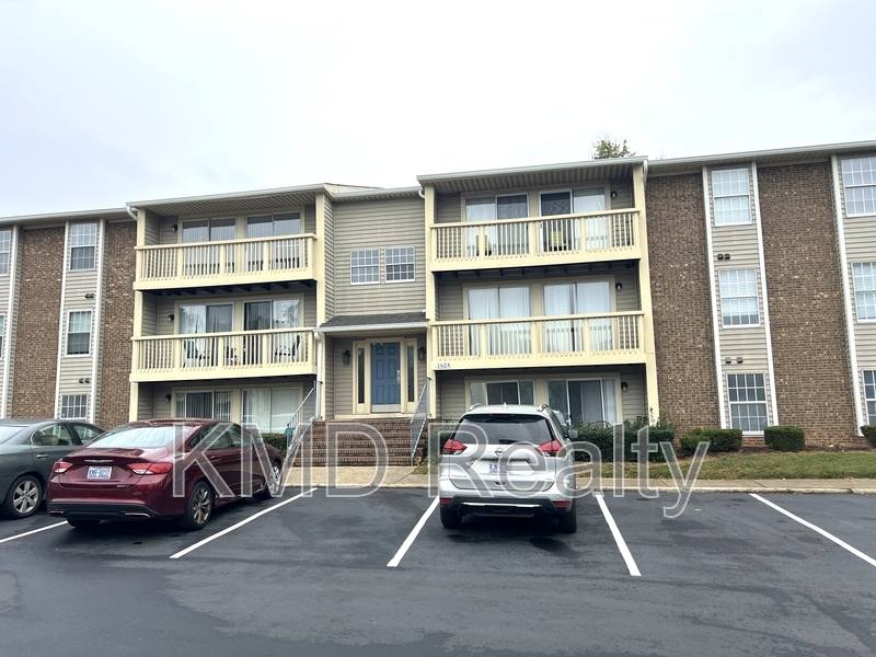Condo for rent at 1624 Arlyn Circle #H, Charlotte, NC 28213