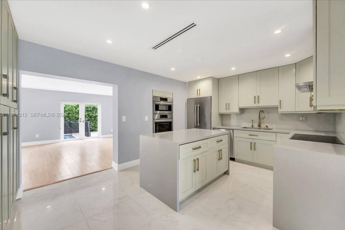 House for rent at 10330 SW 51st St, Miami, FL 33165