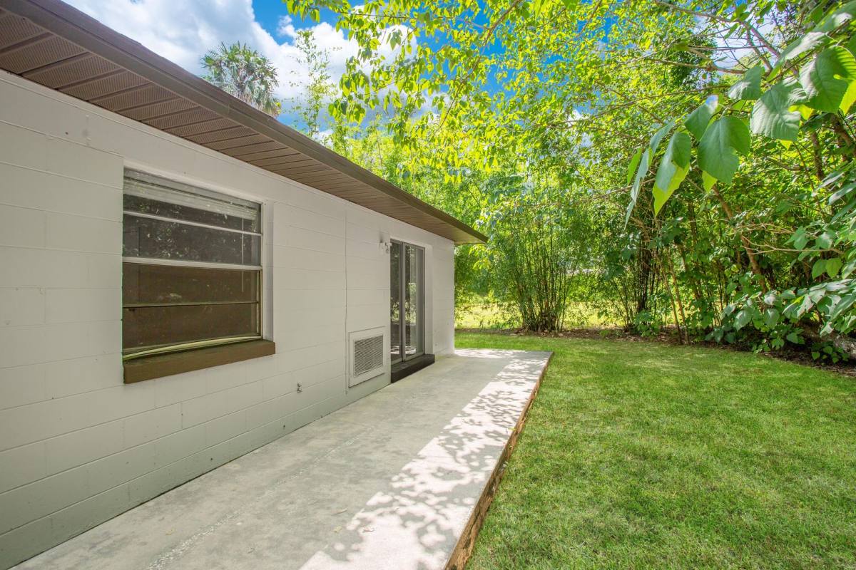 Apartment for rent at 580 SW 23rd Place, Ocala, FL 34471