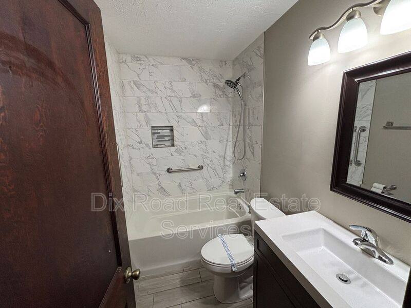 House for rent at 24 E St S #B, Hamilton, OH 45013