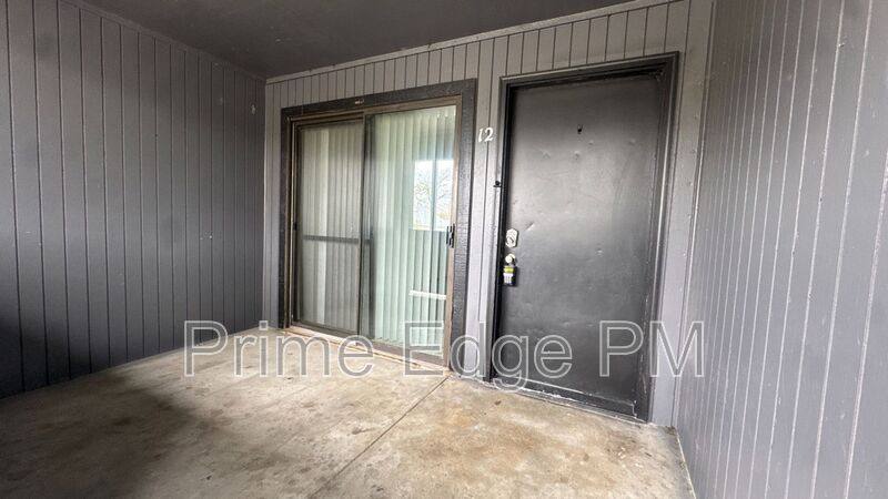 Apartment for rent at 1121 N 28th St #12, Lincoln, NE 68503