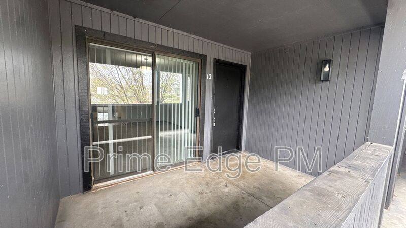 Apartment for rent at 1121 N 28th St #12, Lincoln, NE 68503