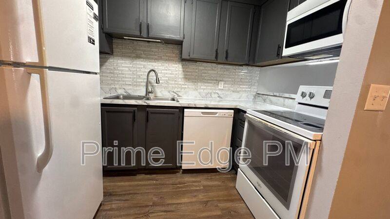 Apartment for rent at 1121 N 28th St #12, Lincoln, NE 68503