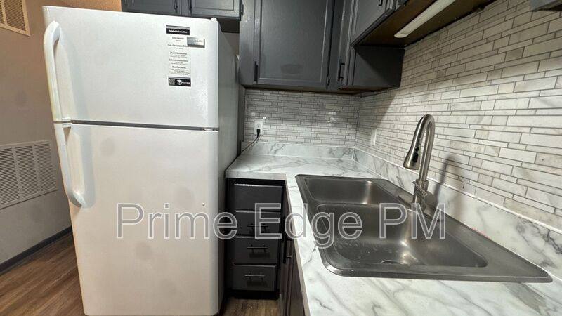 Apartment for rent at 1121 N 28th St #12, Lincoln, NE 68503