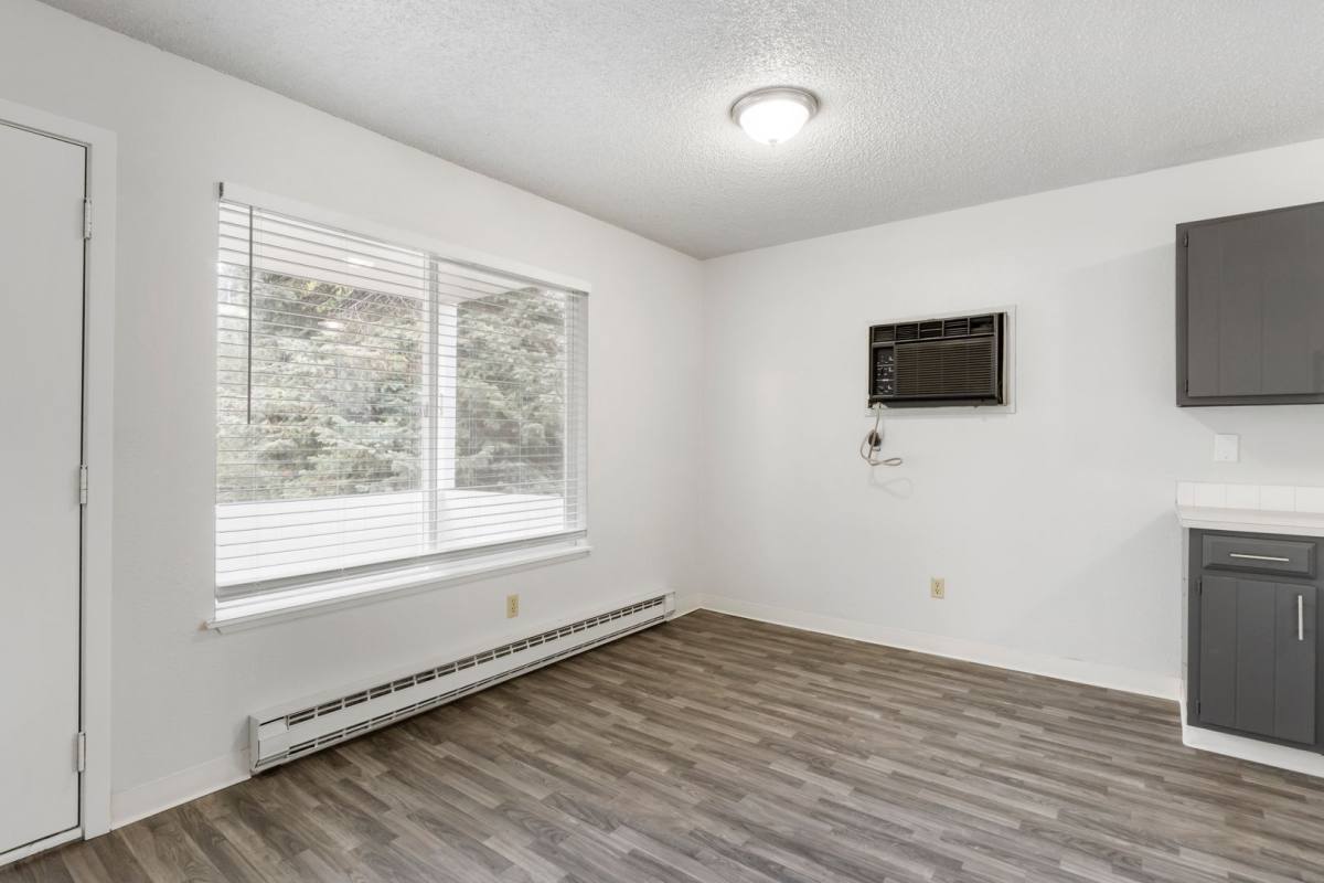 Apartment for rent at 1200 Eastmont Ave, East Wenatchee, WA 98802