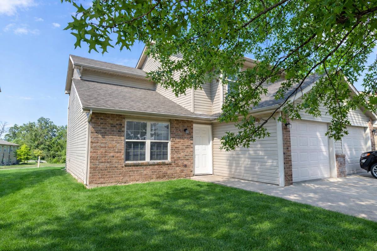 Apartment for rent at 5309-5311 Currituck Lane, Columbia, MO 65202