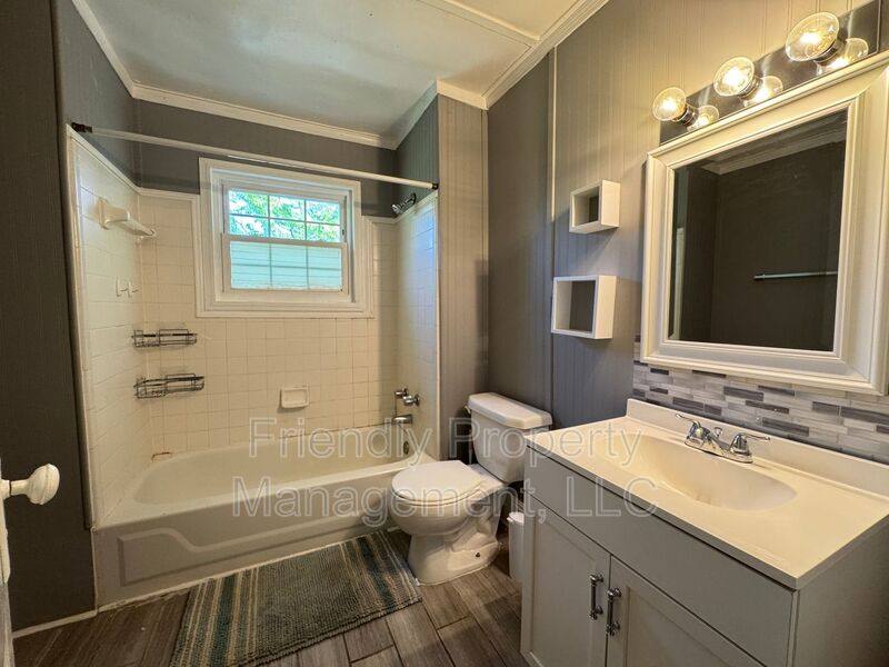 Apartment for rent at 706 Walker Ave #B, Greensboro, NC 27403