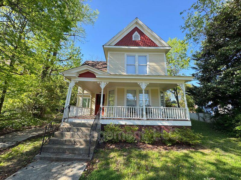 Apartment for rent at 706 Walker Ave #B, Greensboro, NC 27403