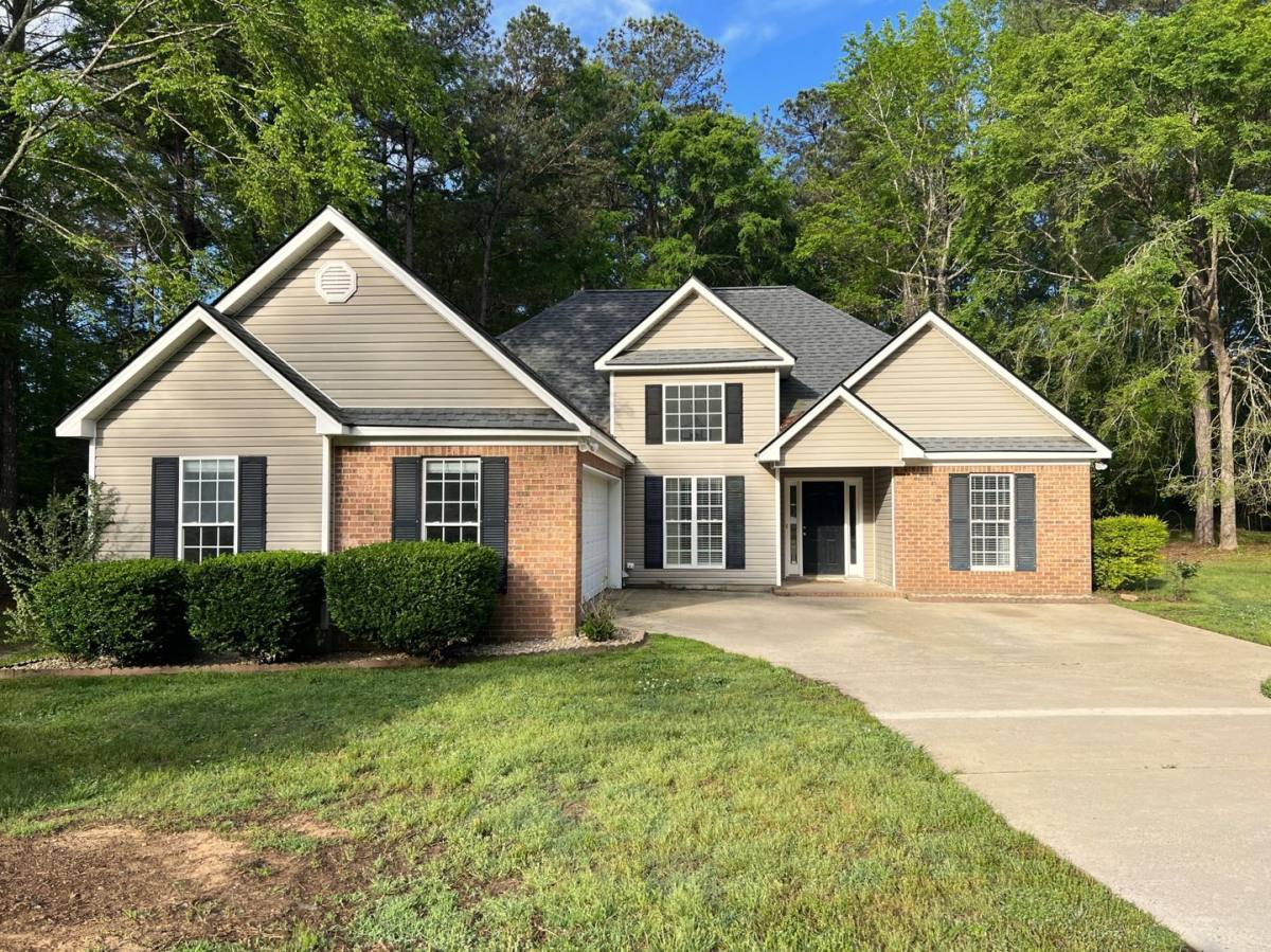 House for rent at 134 Stone Brooke Dr, Gray, GA 31032