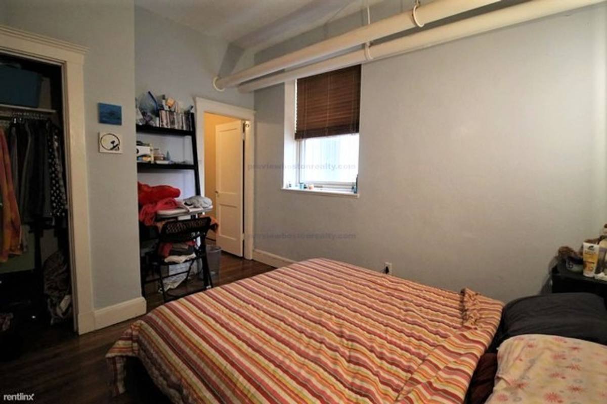 House for rent at 1667 Commonnwealthave, Brighton, MA 02135