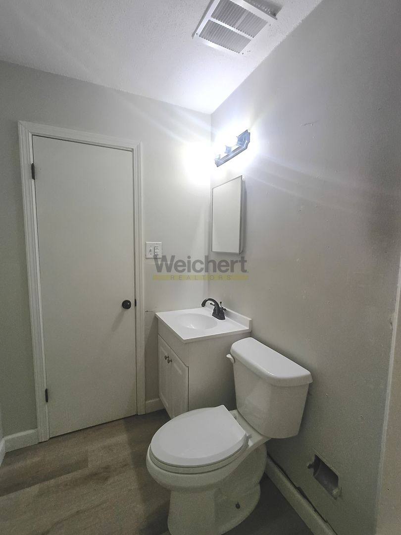 Apartment for rent at 108 N 7th St, Paragould, AR 72450