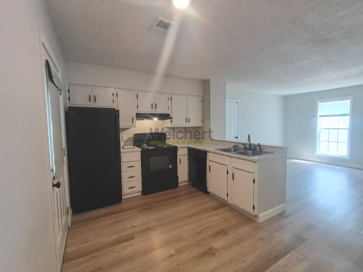 Apartment for rent at 108 N 7th St, Paragould, AR 72450