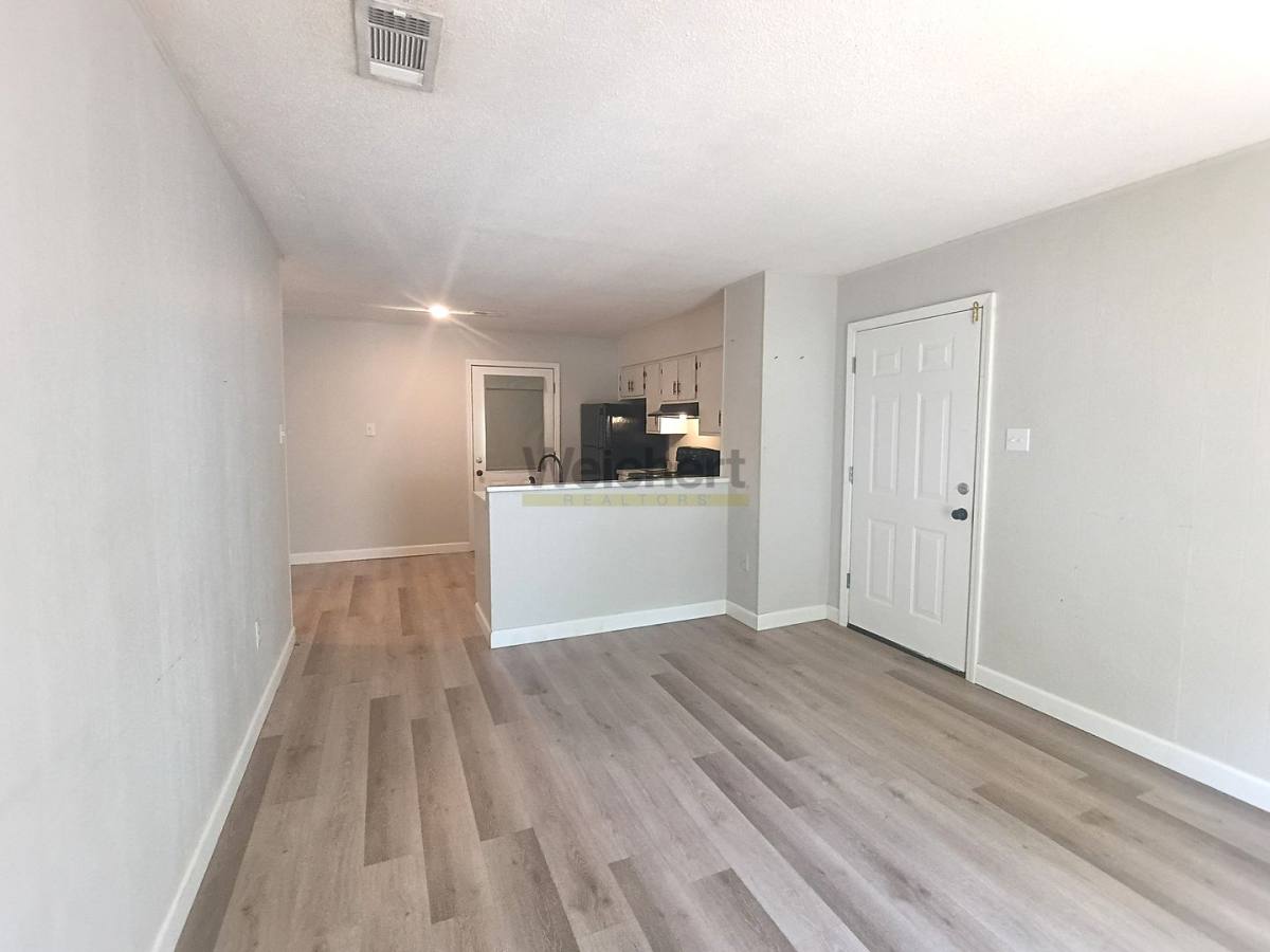 Apartment for rent at 108 N 7th St, Paragould, AR 72450