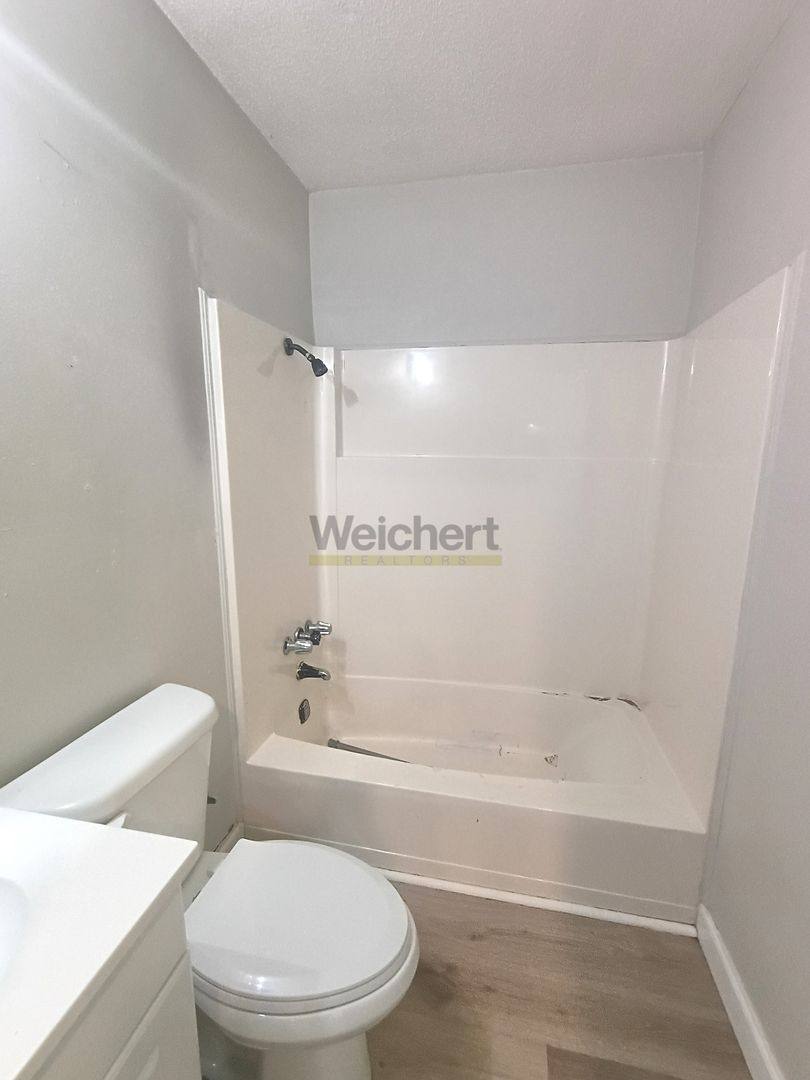 Apartment for rent at 108 N 7th St, Paragould, AR 72450