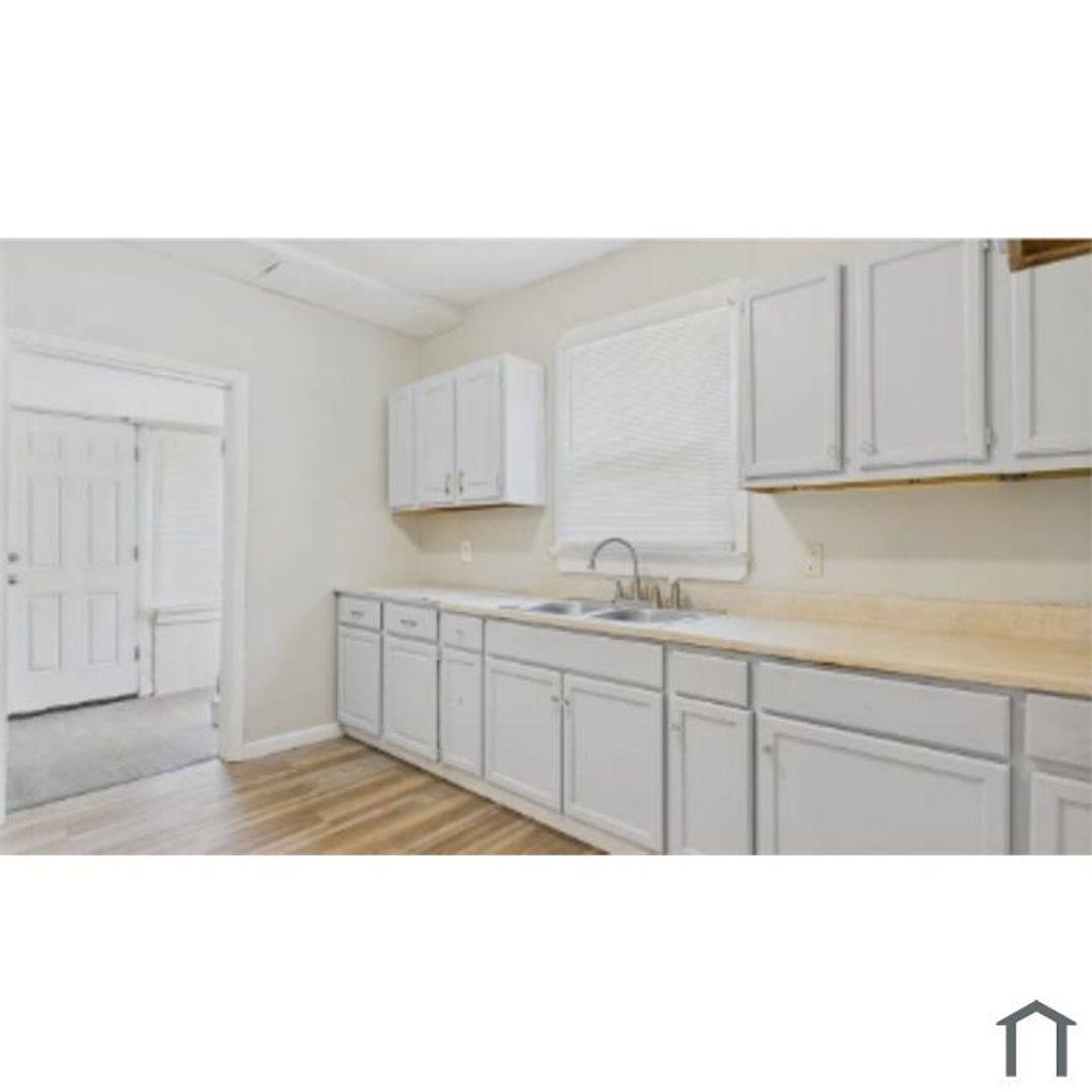 House for rent at 14501 Jenne Ave, Cleveland, OH 44110