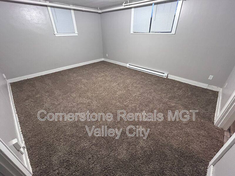 House for rent at 208 5th Ave SW #3, Valley City, ND 58072