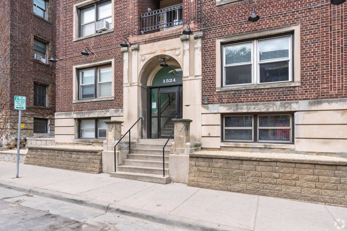 Apartment for rent at 1524 Lasalle Ave, Minneapolis, MN 55403