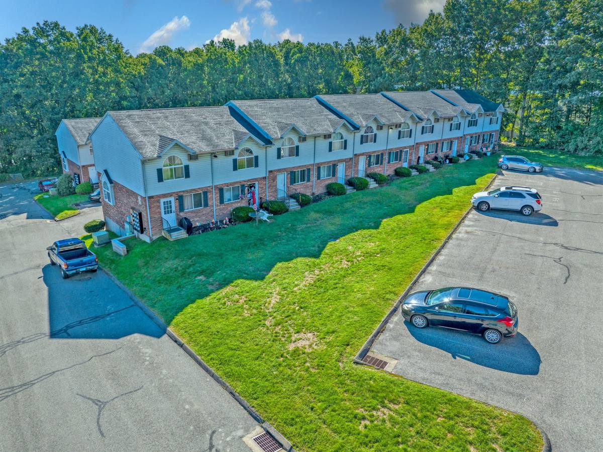 Apartment for rent at 42 Gayridge Rd, Waterbury, CT 06705